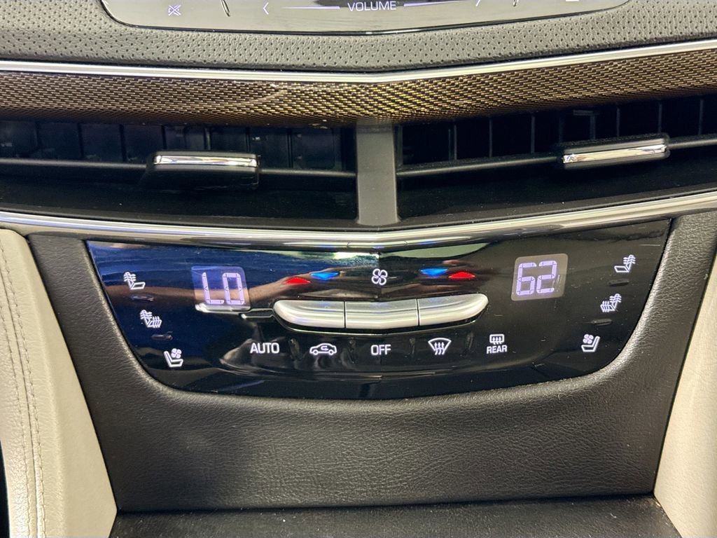 Used 2018 Cadillac CT6 Luxury AWD/4WD image 16