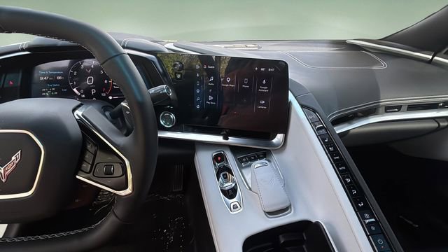 Used 2024 Chevrolet Corvette Stingray Preferred Cpe w/ Z51 Performance Package image 39