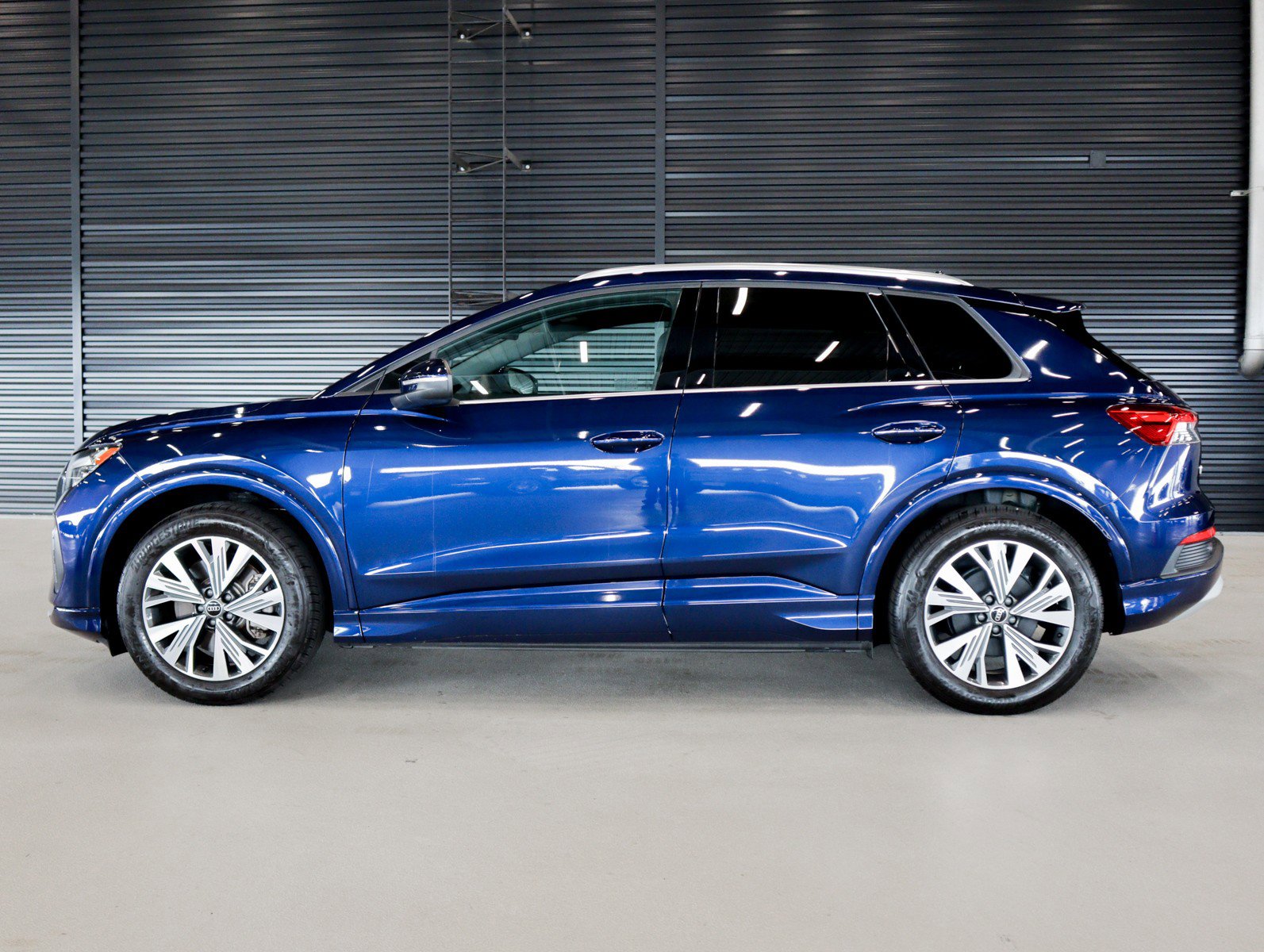 Used 2025 Audi Q4 e-tron Premium w/ Convenience Package RWD image 14