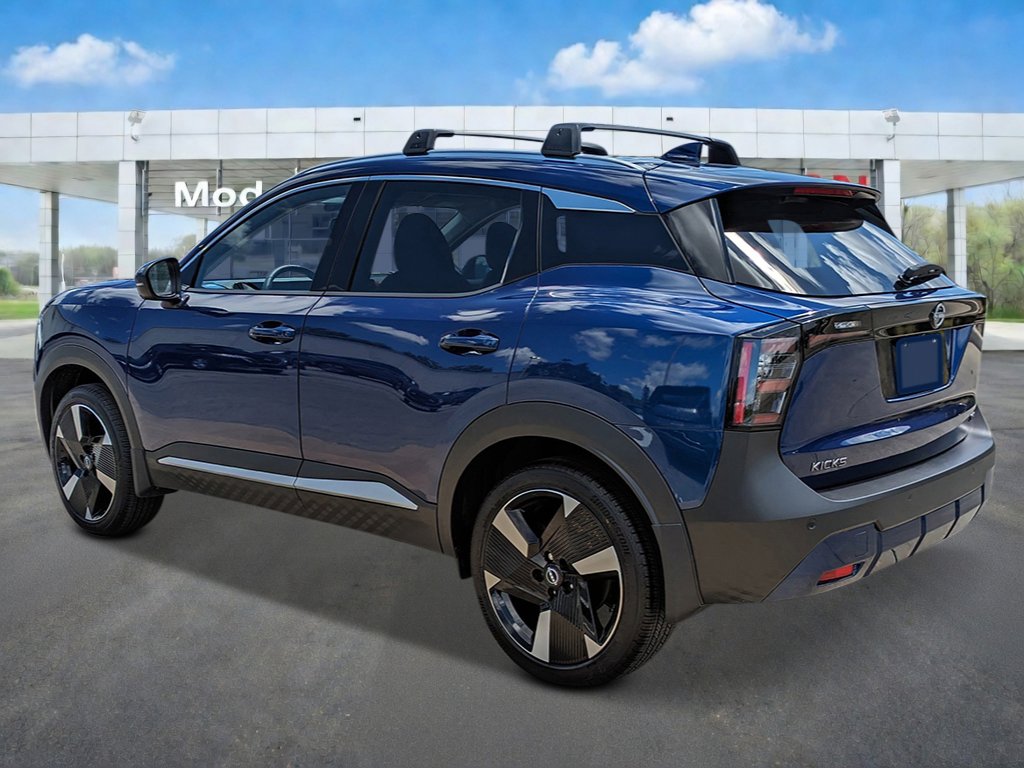New 2026 Nissan Kicks SR FWD image 3