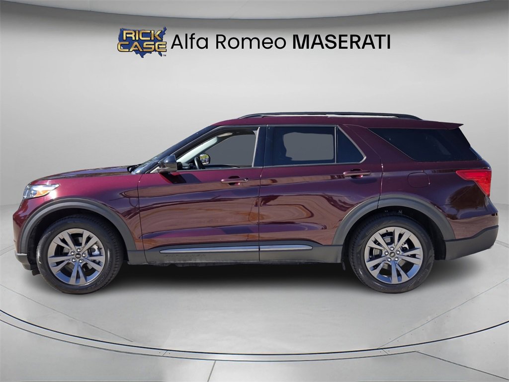 Used 2022 Ford Explorer XLT w/ Equipment Group 202A image 3