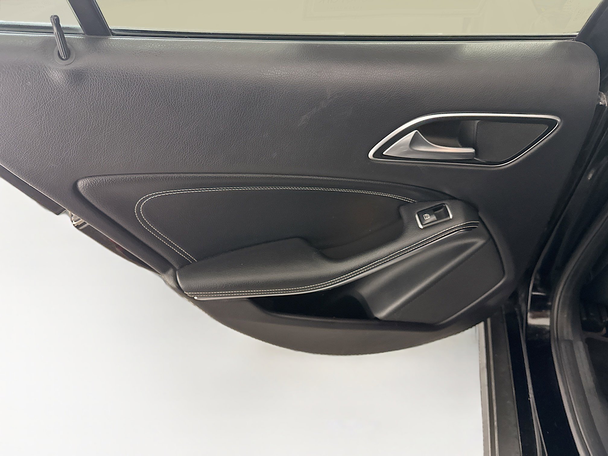 Used 2019 Mercedes-Benz GLA 250 4MATIC image 26