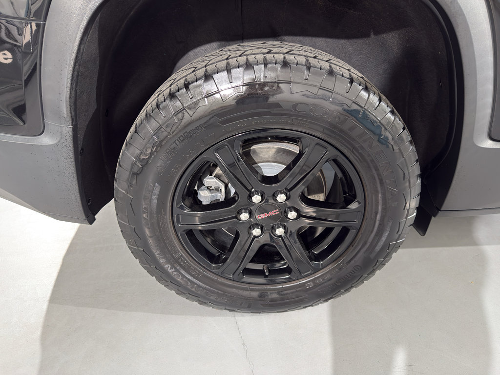 Used 2023 GMC Acadia AT4 w/ Technology Package image 13