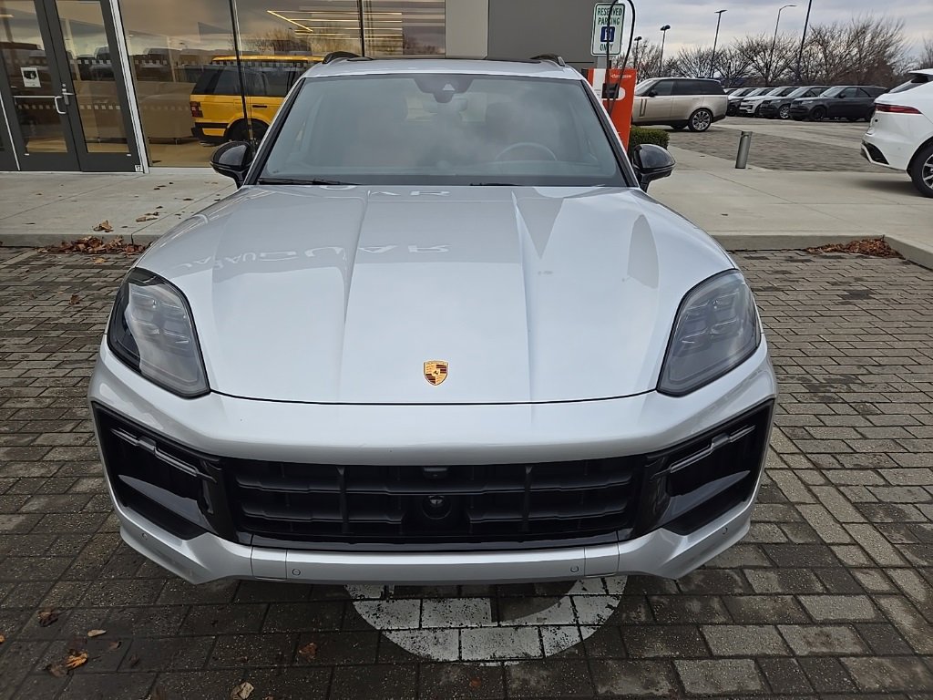 Used 2025 Porsche Cayenne GTS image 2