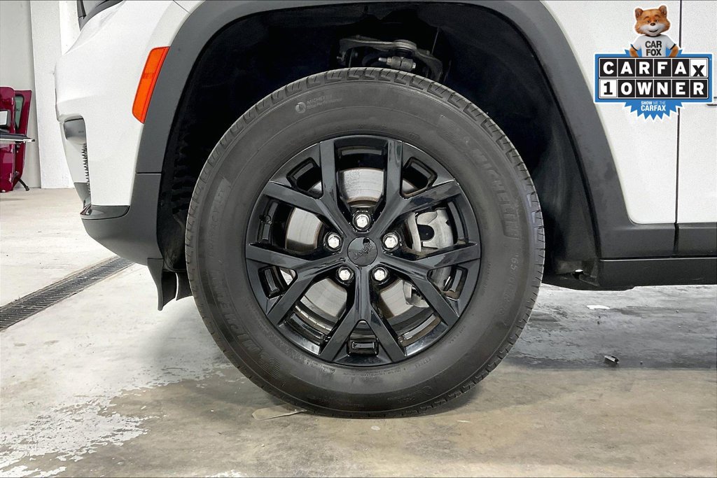 Used 2025 Jeep Grand Cherokee L Altitude RWD image 10