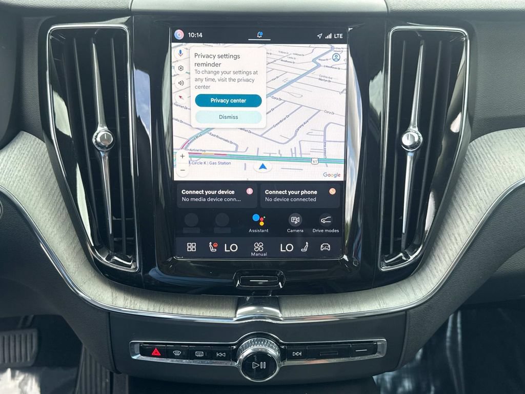 Certified 2025 Volvo XC60 B5 Plus AWD/4WD image 32