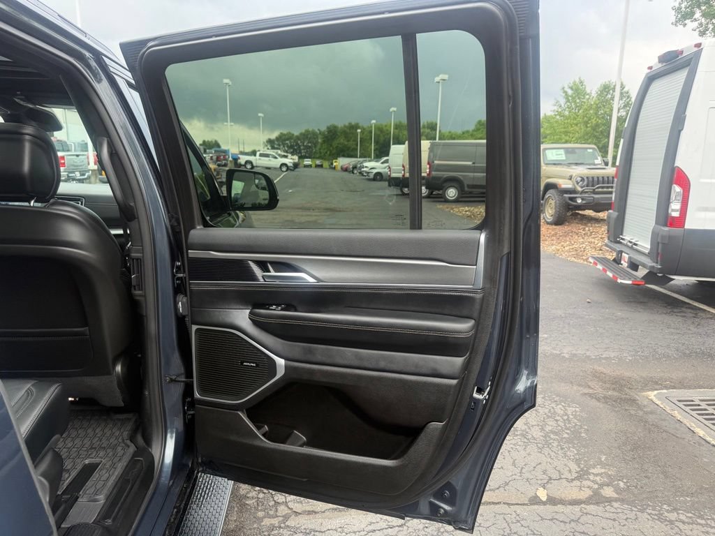 Certified 2024 Jeep Wagoneer Series II AWD/4WD image 47