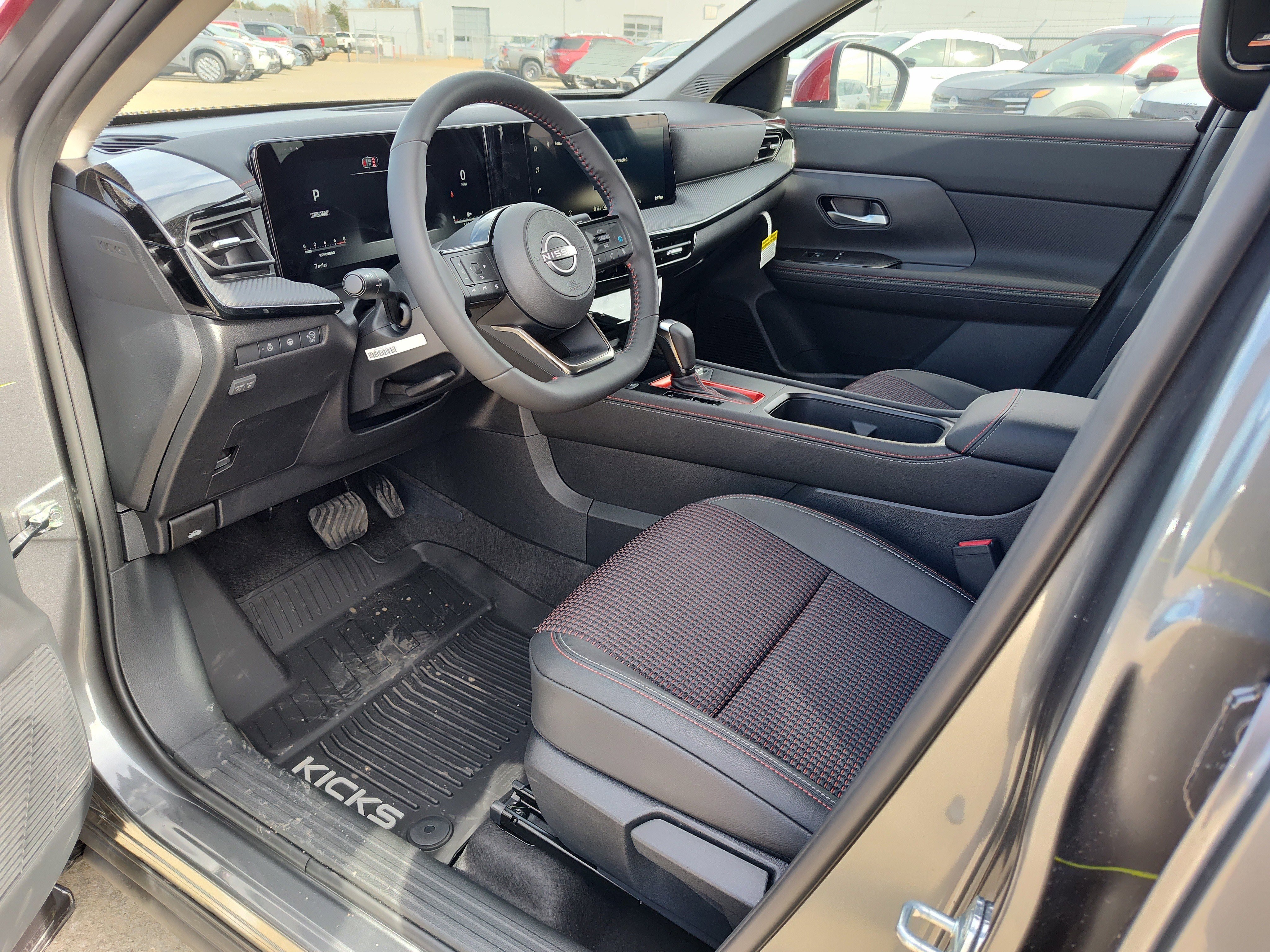 New 2026 Nissan Kicks SR image 2