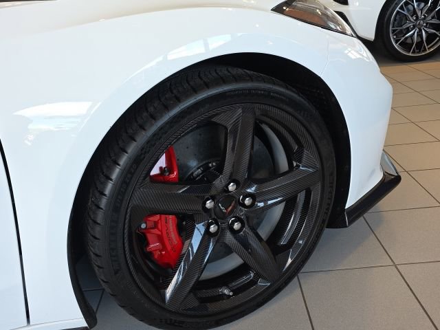 New 2025 Chevrolet Corvette E-Ray image 13