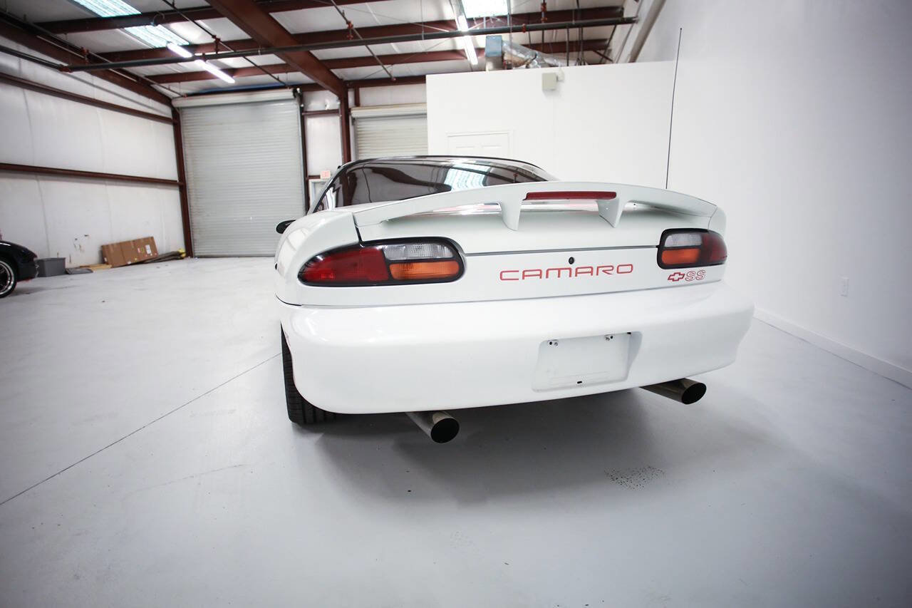 Used 2000 Chevrolet Camaro Z28 w/ SS Performance/Appearance Pkg image 7