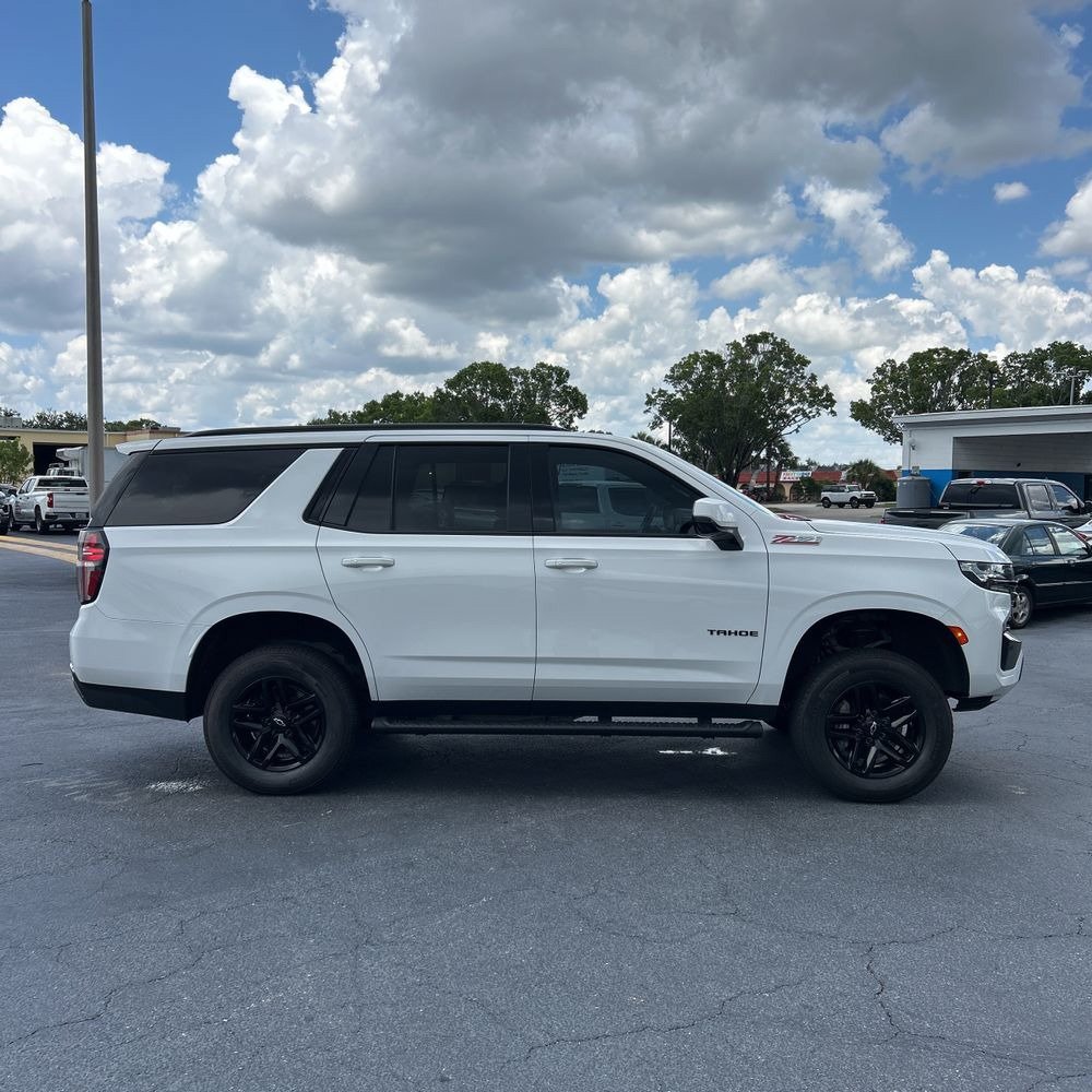 Used 2021 Chevrolet Tahoe Z71 w/ Z71 Signature Package AWD/4WD image 3