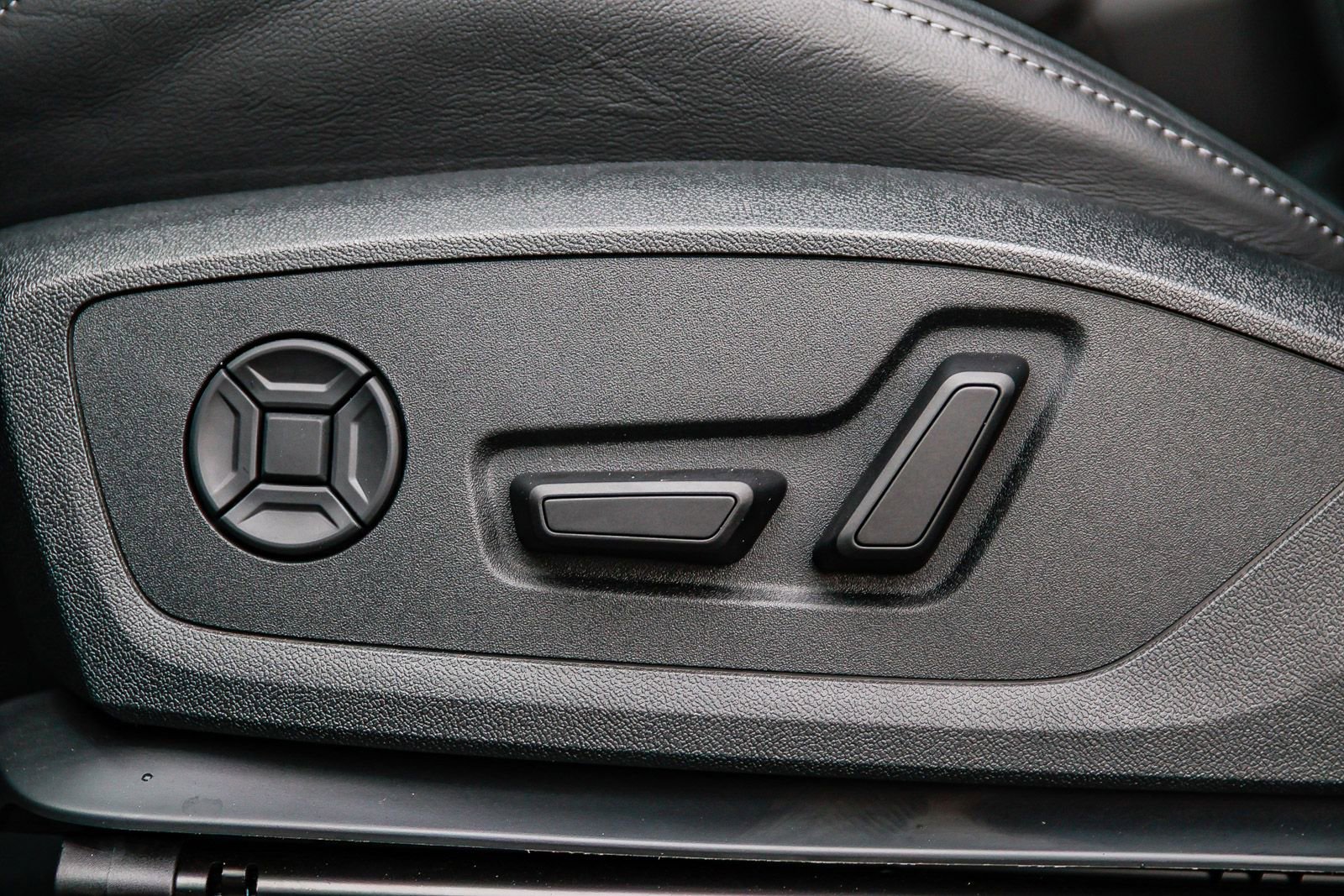 Certified 2025 Audi Q6 e-tron Premium Plus w/ Premium Plus image 24