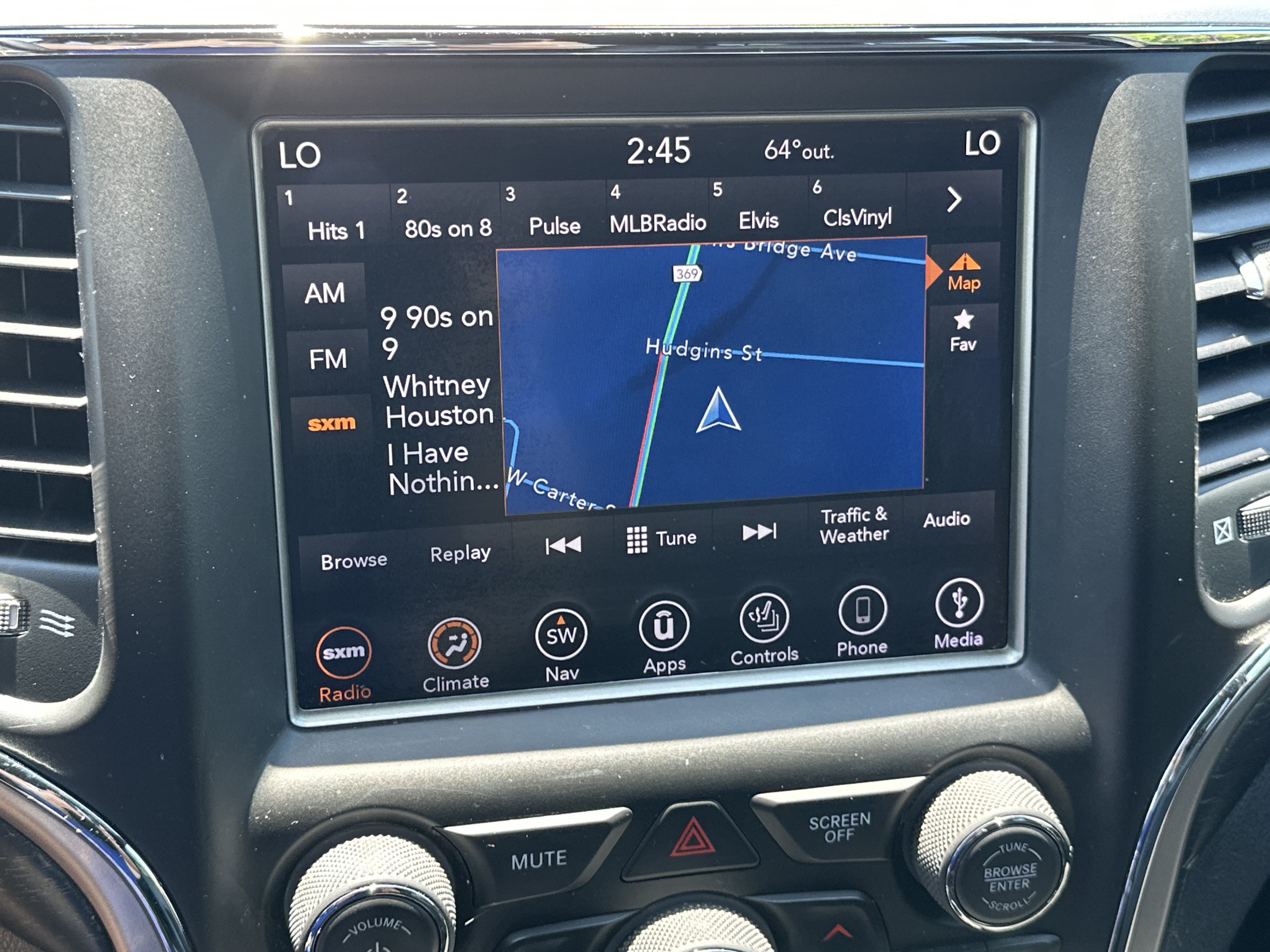Used 2018 Jeep Grand Cherokee Altitude RWD image 26