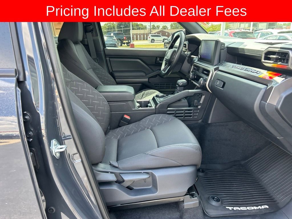 Used 2025 Toyota Tacoma SR5 AWD/4WD image 19