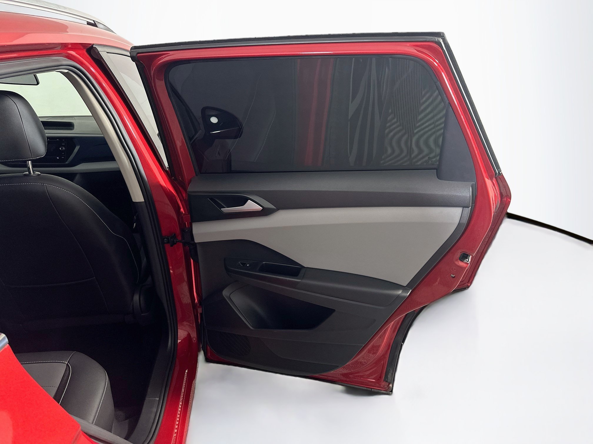 Used 2022 Volkswagen Taos SE w/ Panoramic Sunroof Package FWD image 32