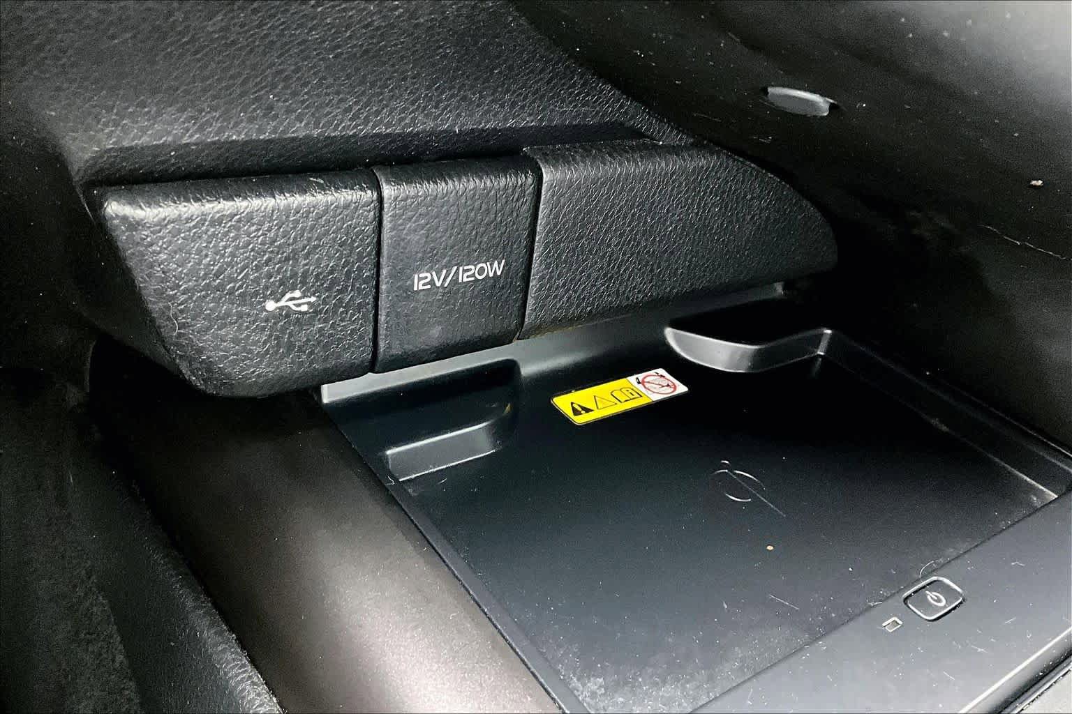 Used 2024 Toyota Camry XSE w/ Navigation Package image 33