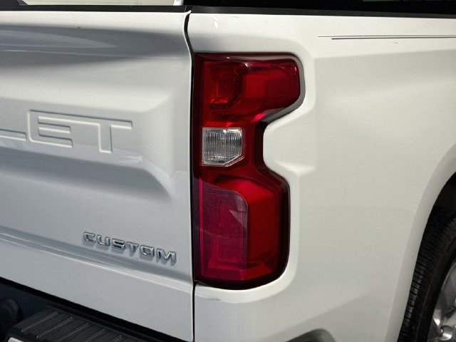 Used 2019 Chevrolet Silverado 1500 Custom w/ Custom Value Package RWD image 31
