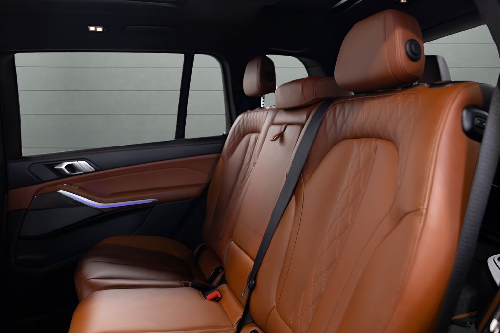 Used 2024 BMW X7 M60i w/ Executive Package AWD/4WD image 53
