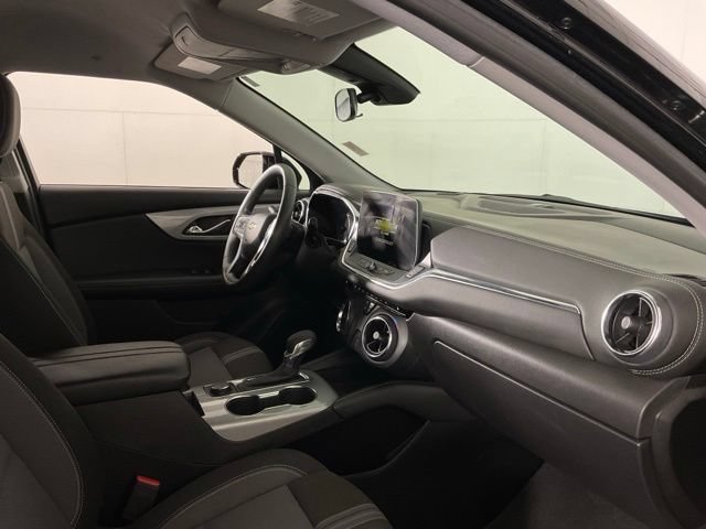 Used 2025 Chevrolet Blazer LT AWD/4WD image 29