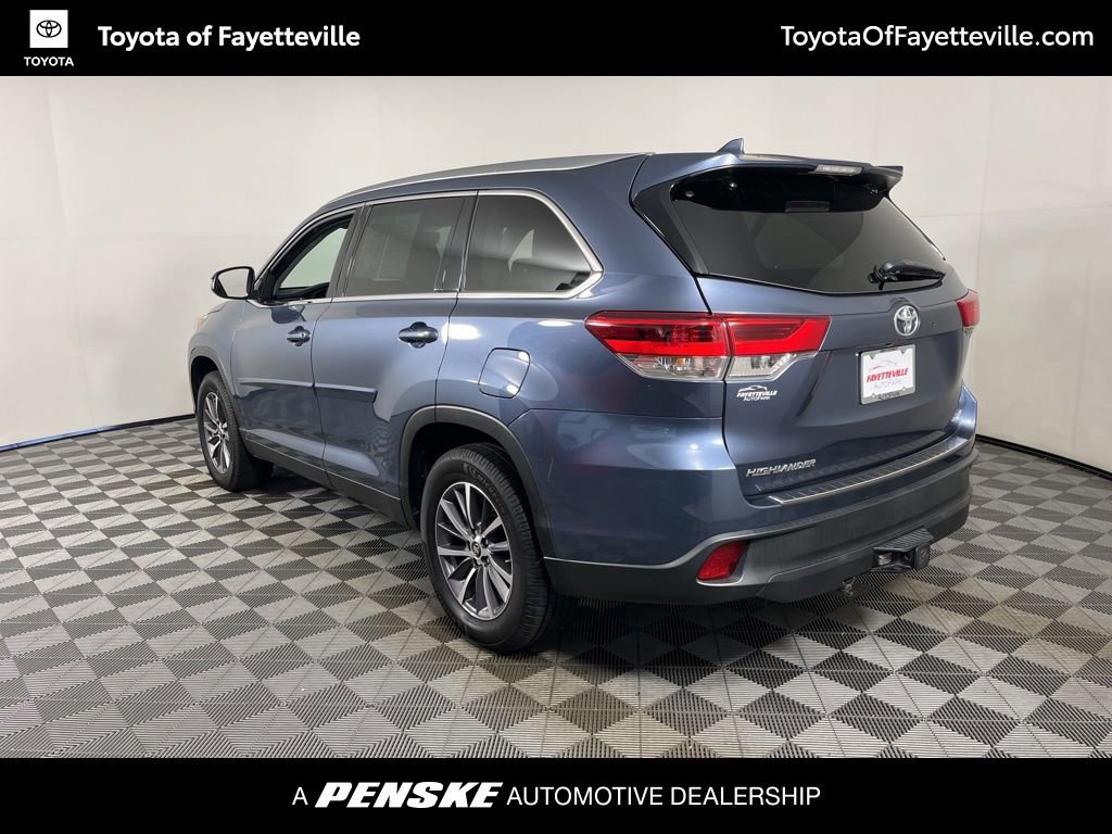 Used 2019 Toyota Highlander XLE FWD image 3