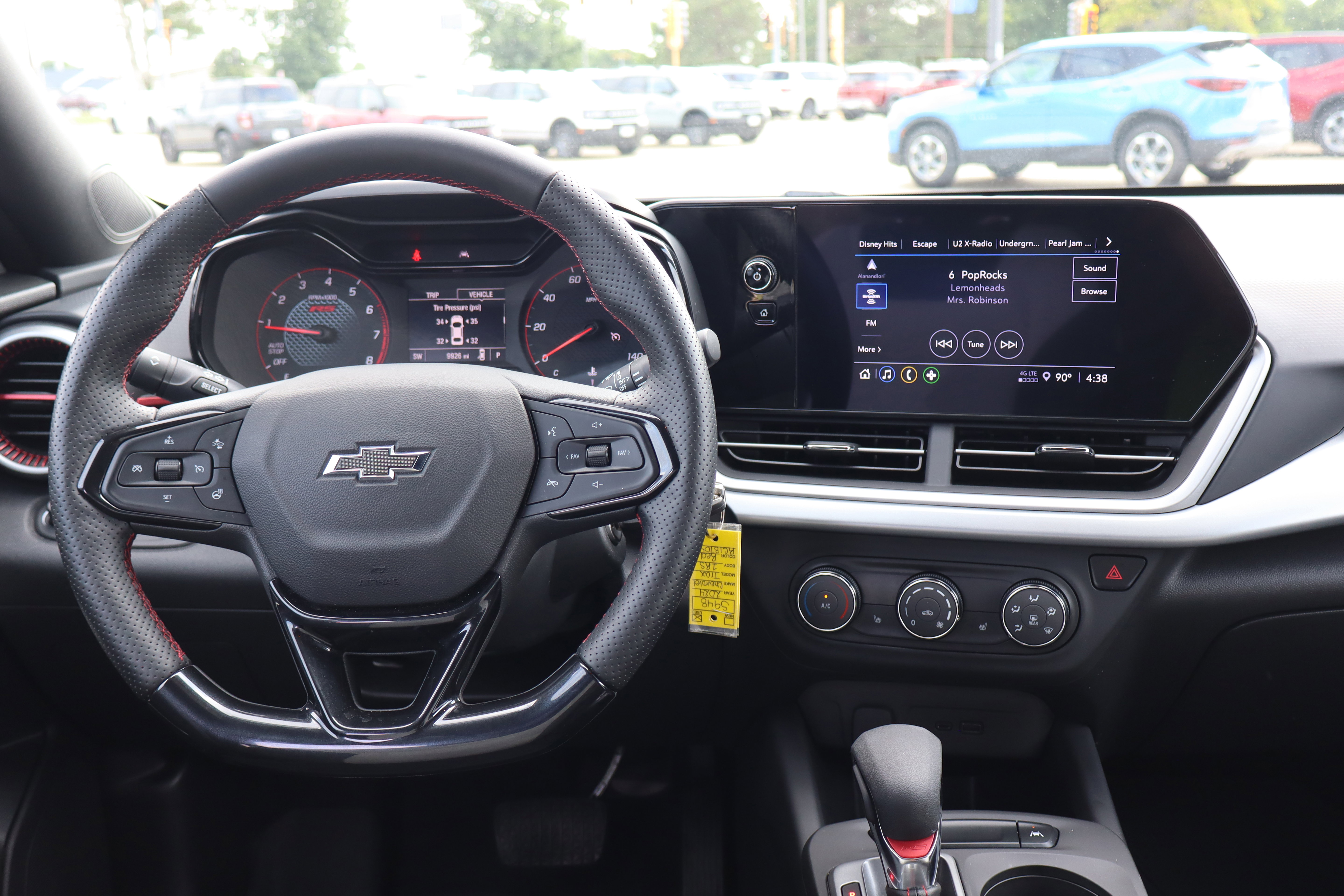 Used 2024 Chevrolet Trax RS FWD image 13
