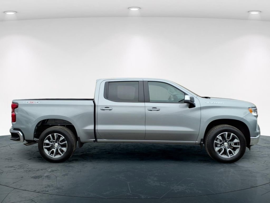 Used 2023 Chevrolet Silverado 1500 LT image 2