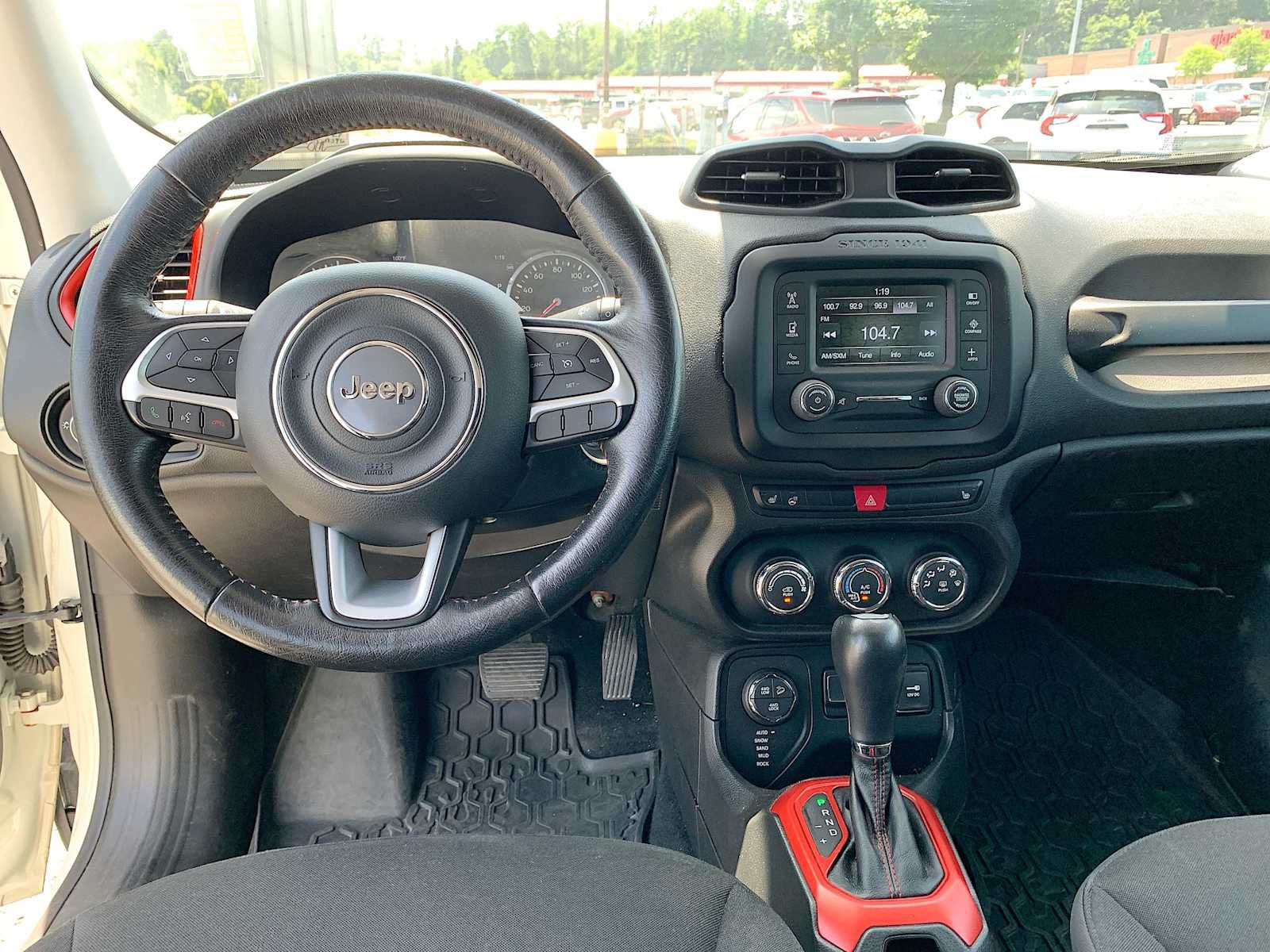 Used 2016 Jeep Renegade Trailhawk w/ Cold Weather Group AWD/4WD image 19