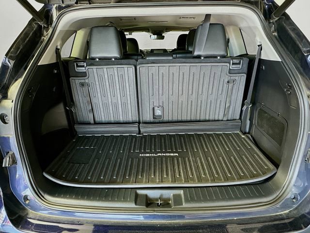 Used 2022 Toyota Highlander XLE AWD/4WD image 27
