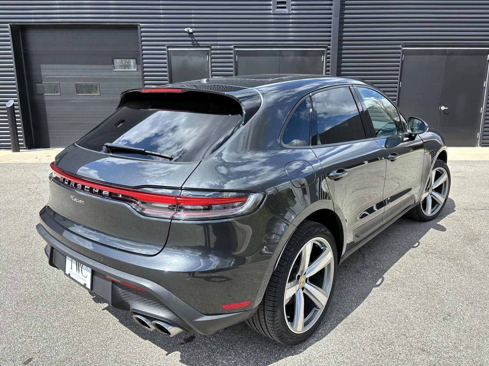 Used 2025 Porsche Macan image 10