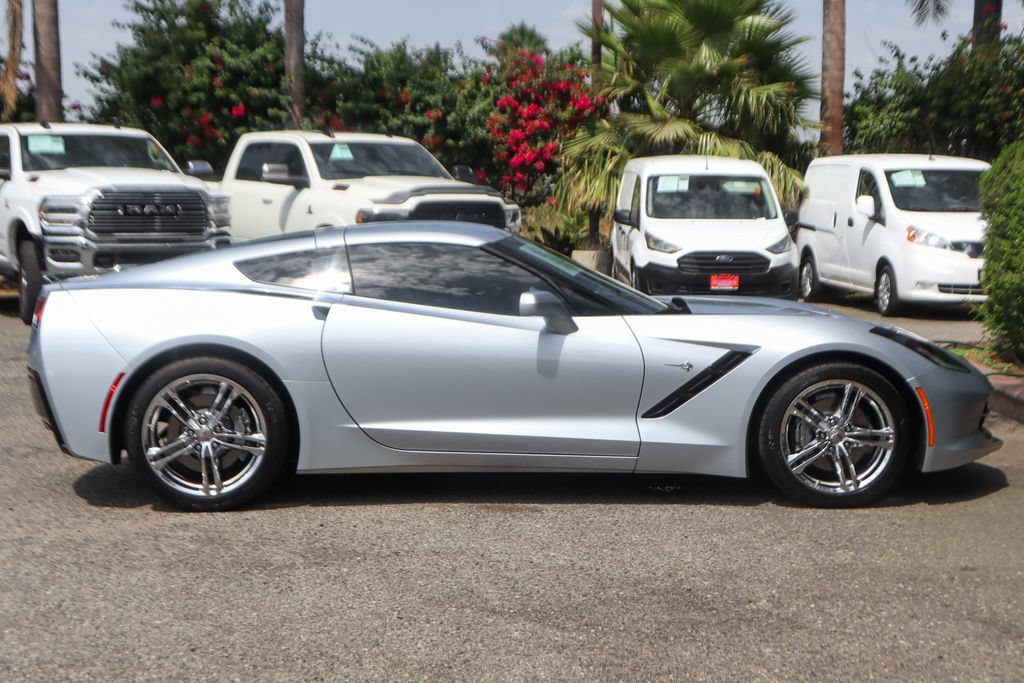 Used 2017 Chevrolet Corvette Stingray Coupe w/ 1LT RWD image 9