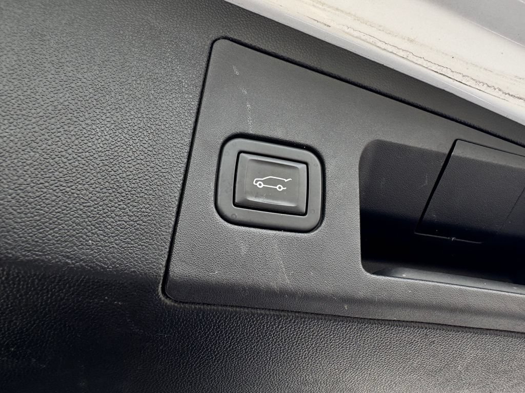 Used 2021 Cadillac XT5 Premium Luxury AWD/4WD image 16