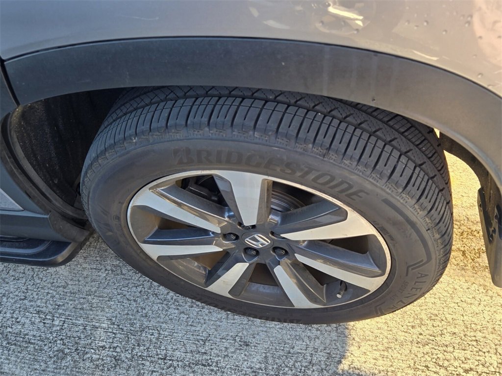 Used 2023 Honda Pilot Touring image 7