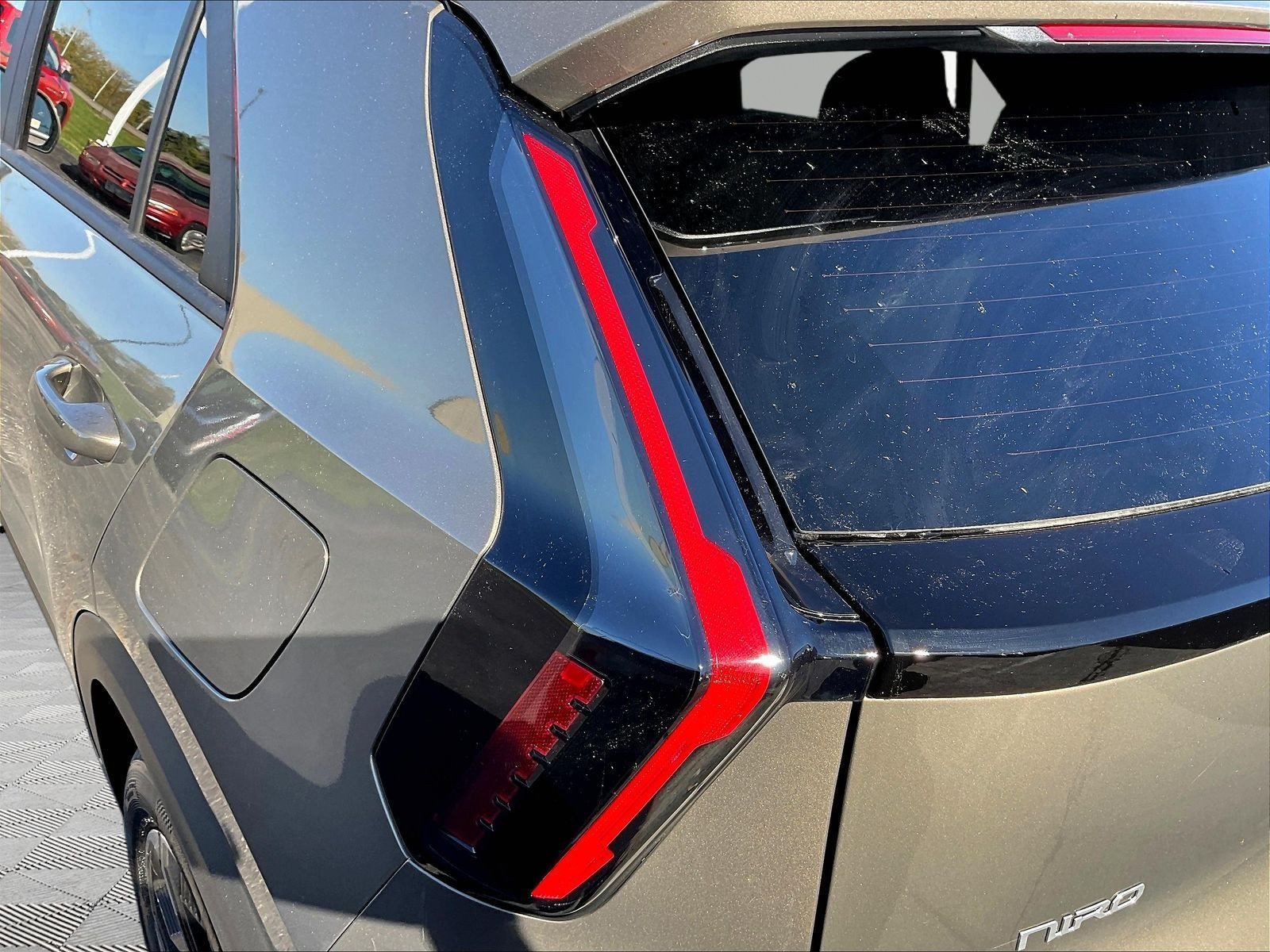 New 2027 Kia Niro EX FWD image 15