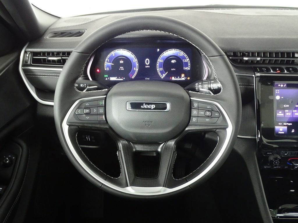 New 2025 Jeep Grand Cherokee Altitude image 25