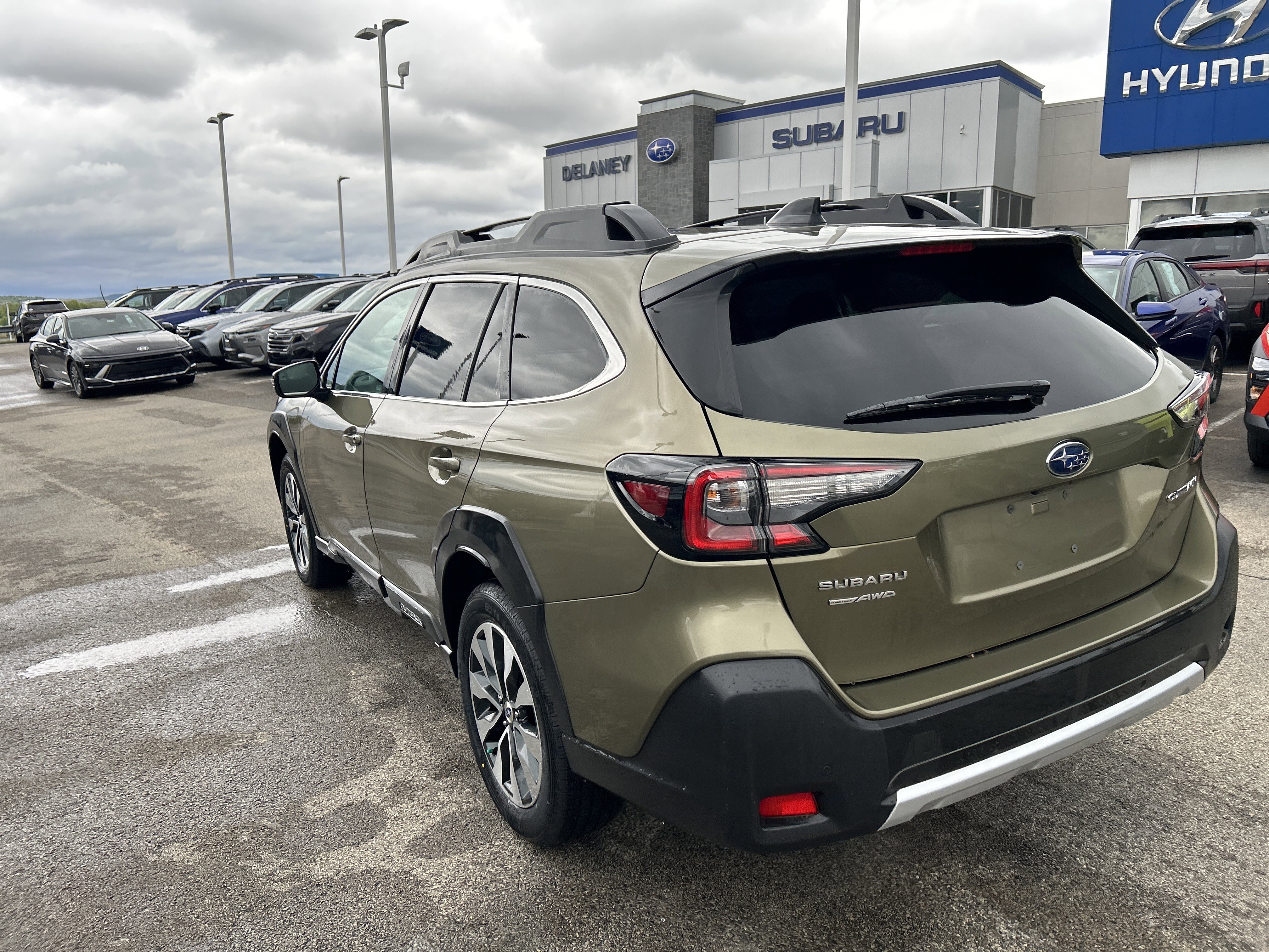 Used 2024 Subaru Outback Limited AWD/4WD image 13