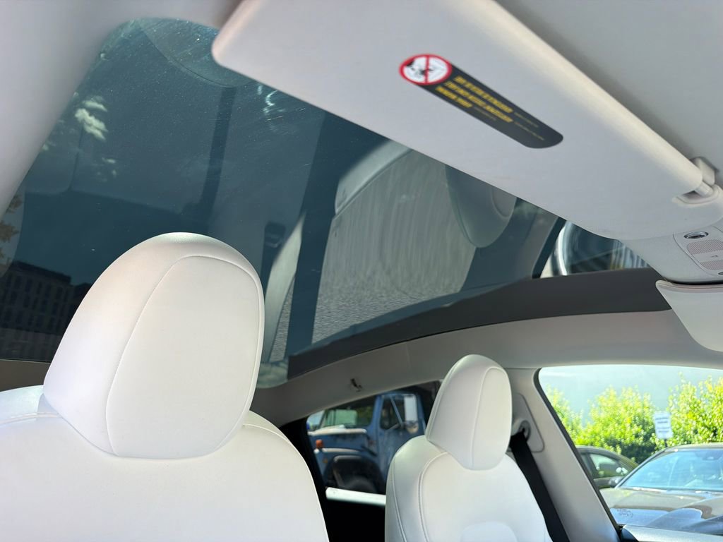 Used 2024 Tesla Model Y Long Range AWD/4WD image 11