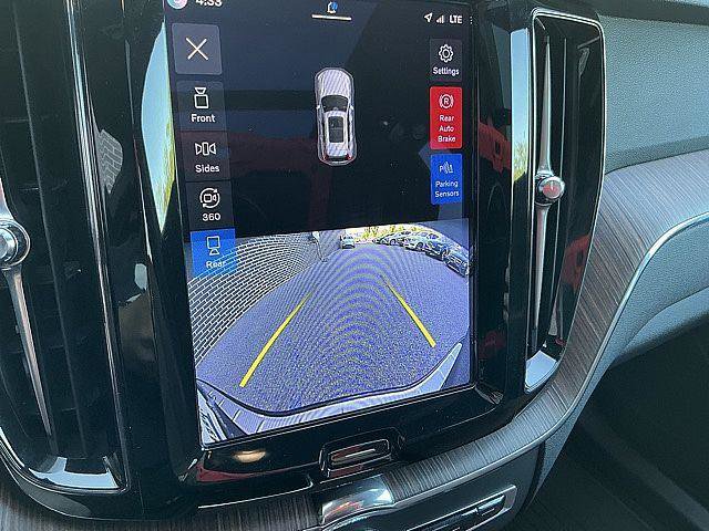 Certified 2023 Volvo XC60 B5 Plus w/ Climate Package AWD/4WD image 26