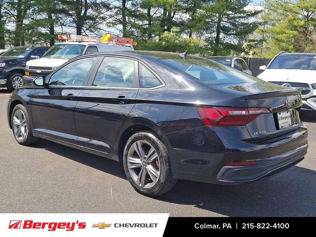 Used 2024 Volkswagen Jetta SE image 8