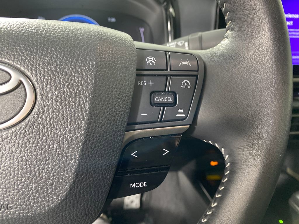 Certified 2025 Toyota Camry SE w/ Convenience Package image 16