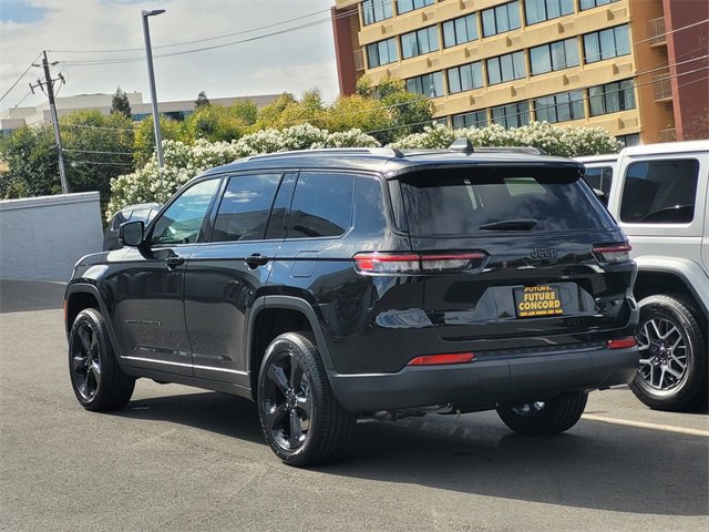 New 2025 Jeep Grand Cherokee L Laredo image 5