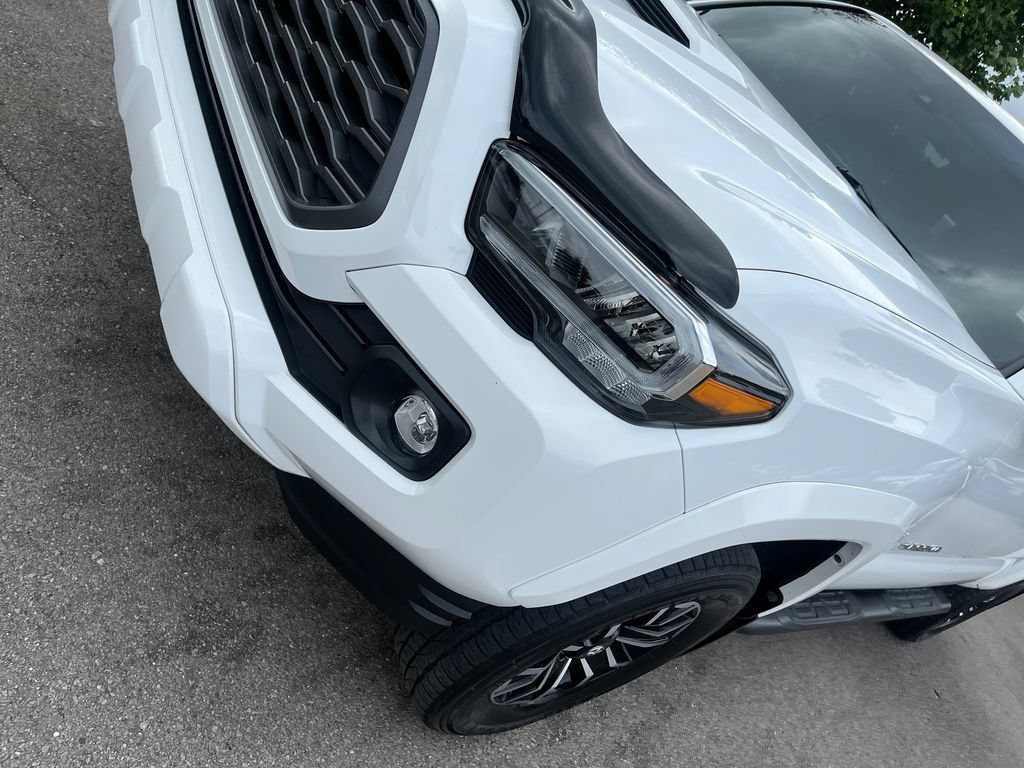 Used 2020 Toyota Tacoma TRD Sport w/ TRD Premium Sport Package AWD/4WD image 37