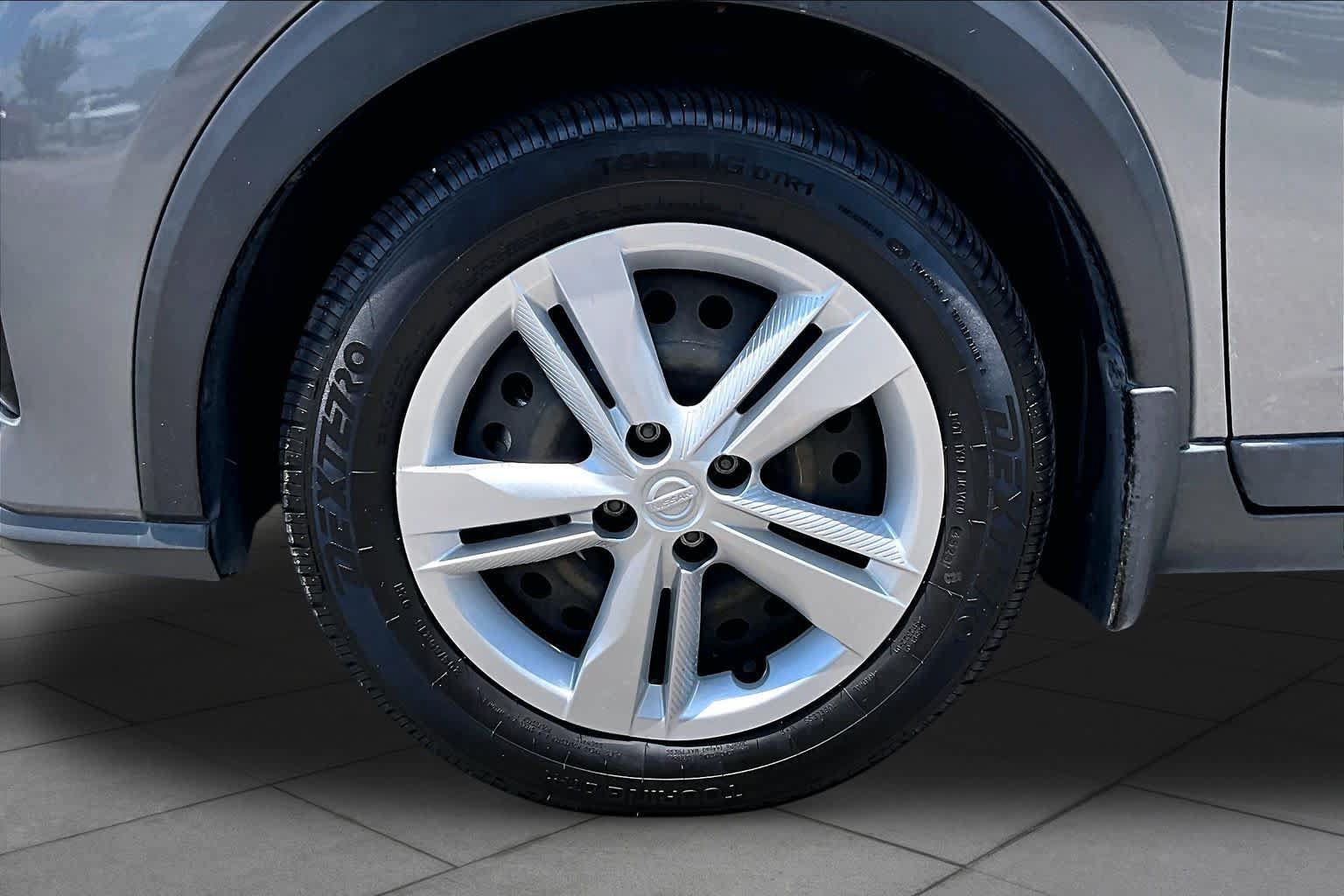 Used 2023 Nissan Kicks S FWD image 11