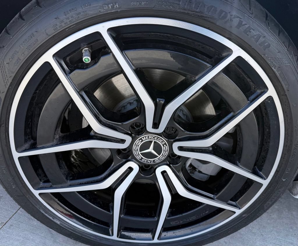 Used 2024 Mercedes-Benz C 300 Sedan image 10