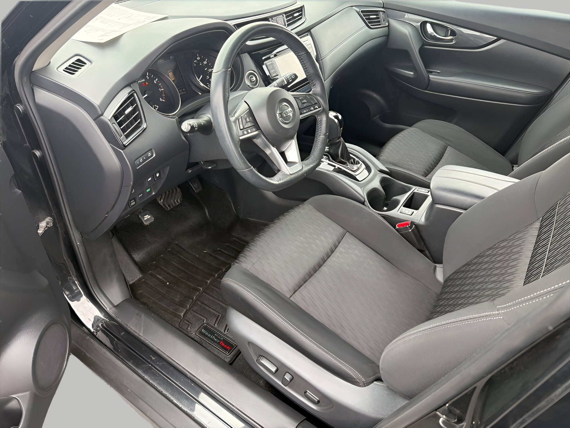 Used 2018 Nissan Rogue SV image 12