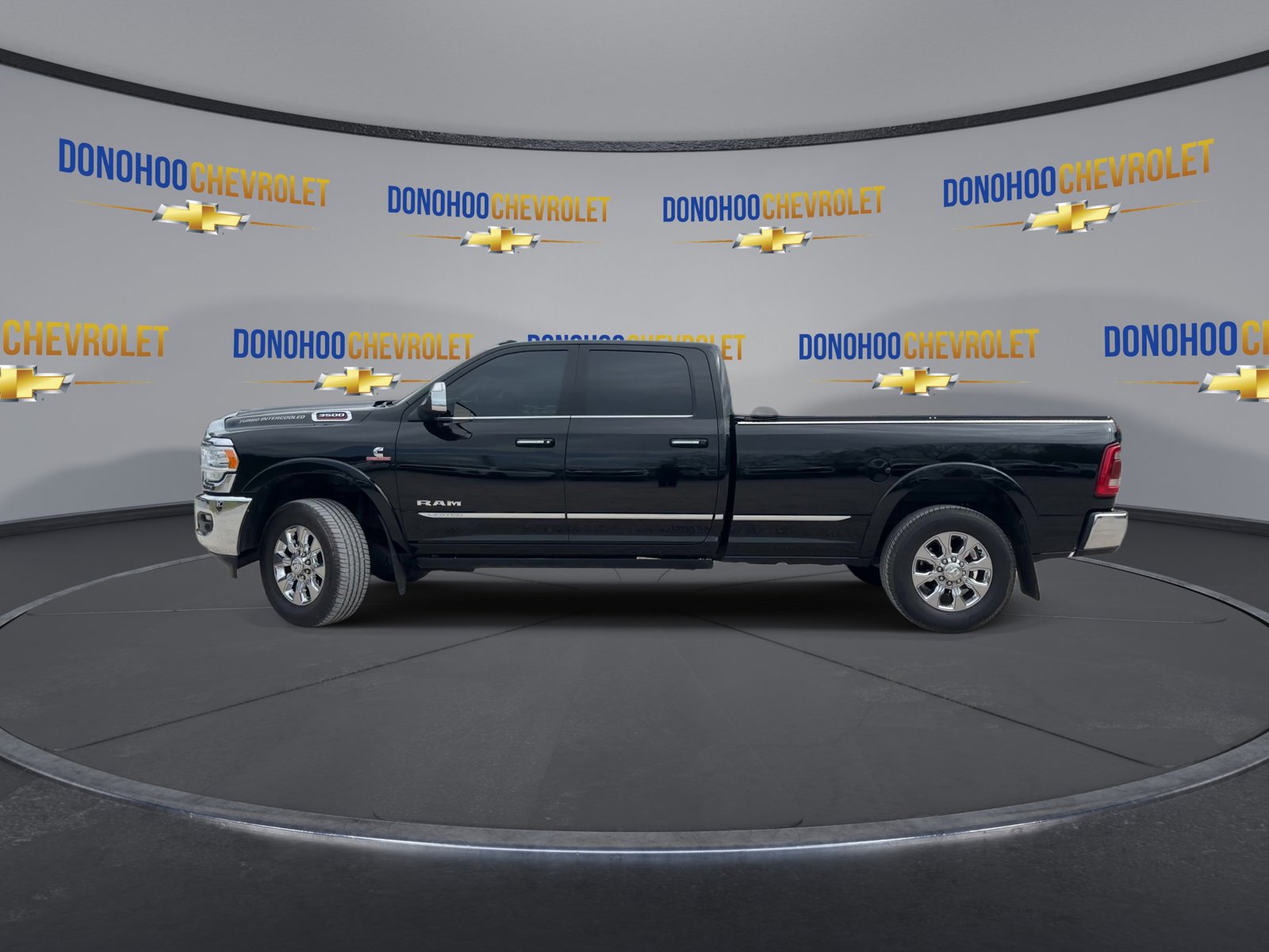 Used 2022 RAM 3500 Limited image 8