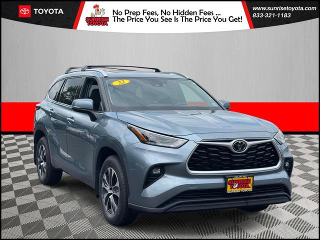 Certified 2022 Toyota Highlander XLE image 1