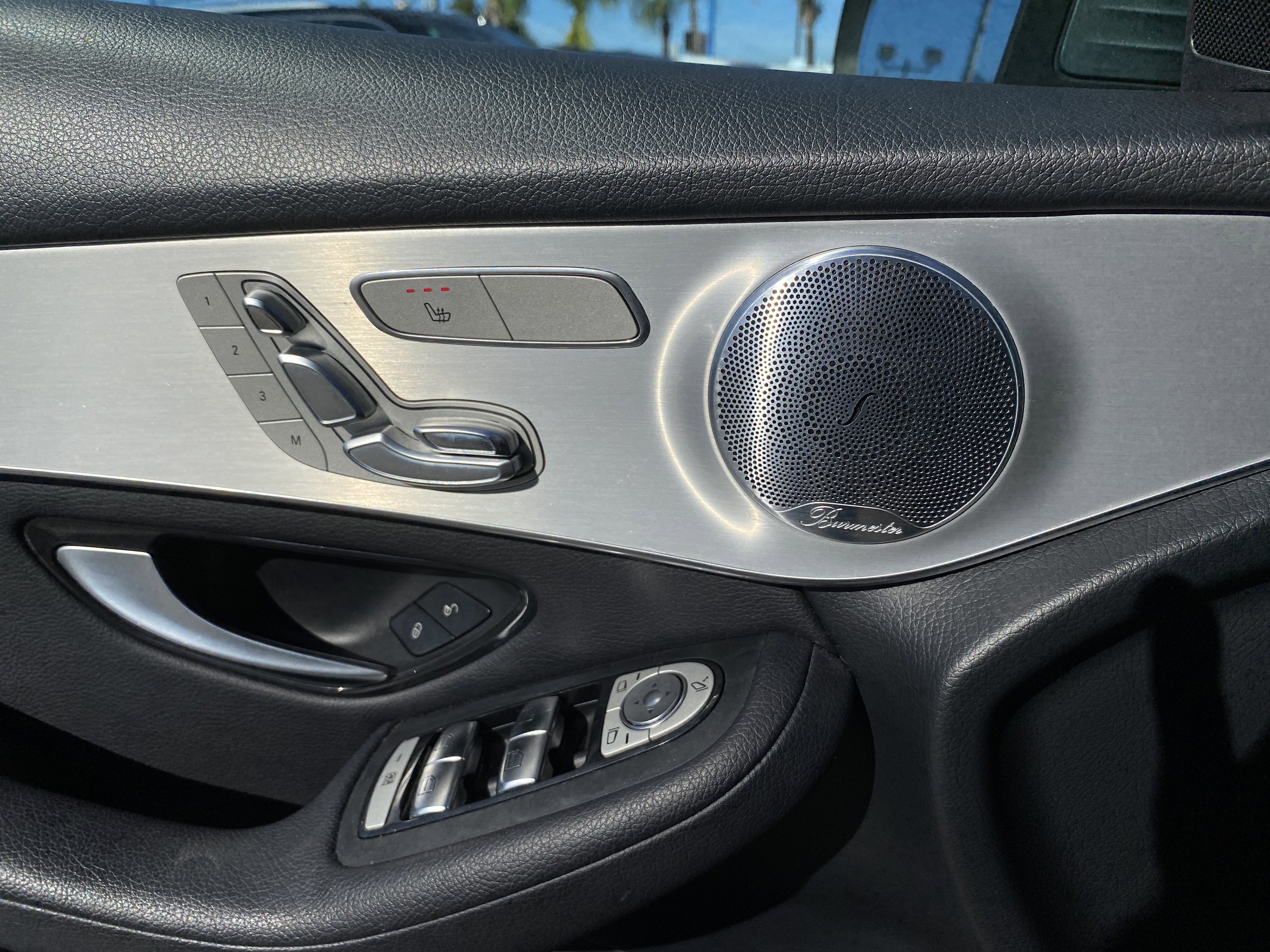 Used 2019 Mercedes-Benz GLC 350e 4MATIC w/ Premium Package image 14