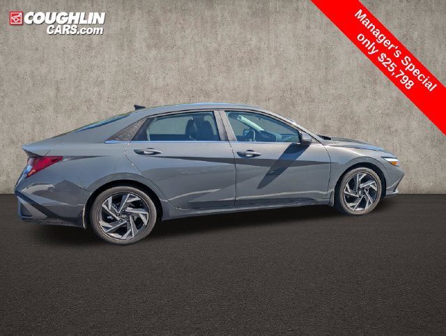 Certified 2026 Hyundai Elantra Limited FWD image 8