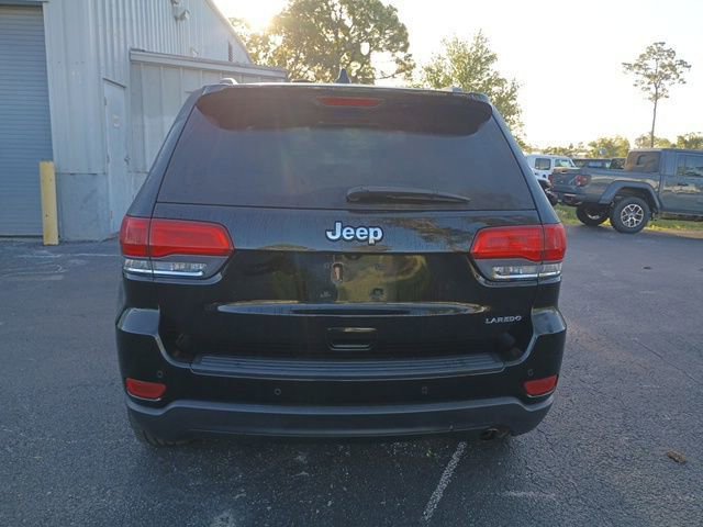 Certified 2018 Jeep Grand Cherokee Laredo image 4