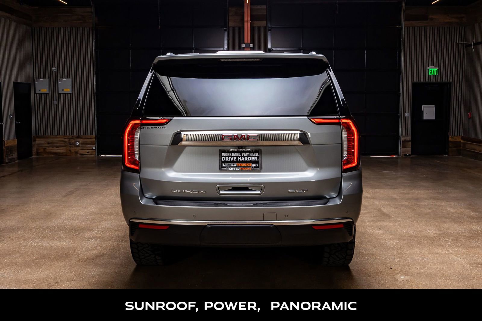 Used 2023 GMC Yukon XL SLT w/ SLT Premium Package AWD/4WD image 8